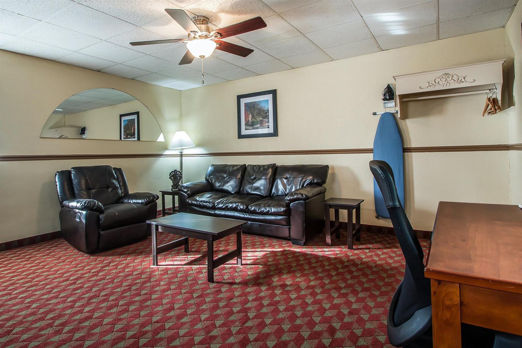 Quality Inn East Dubuque Extérieur photo