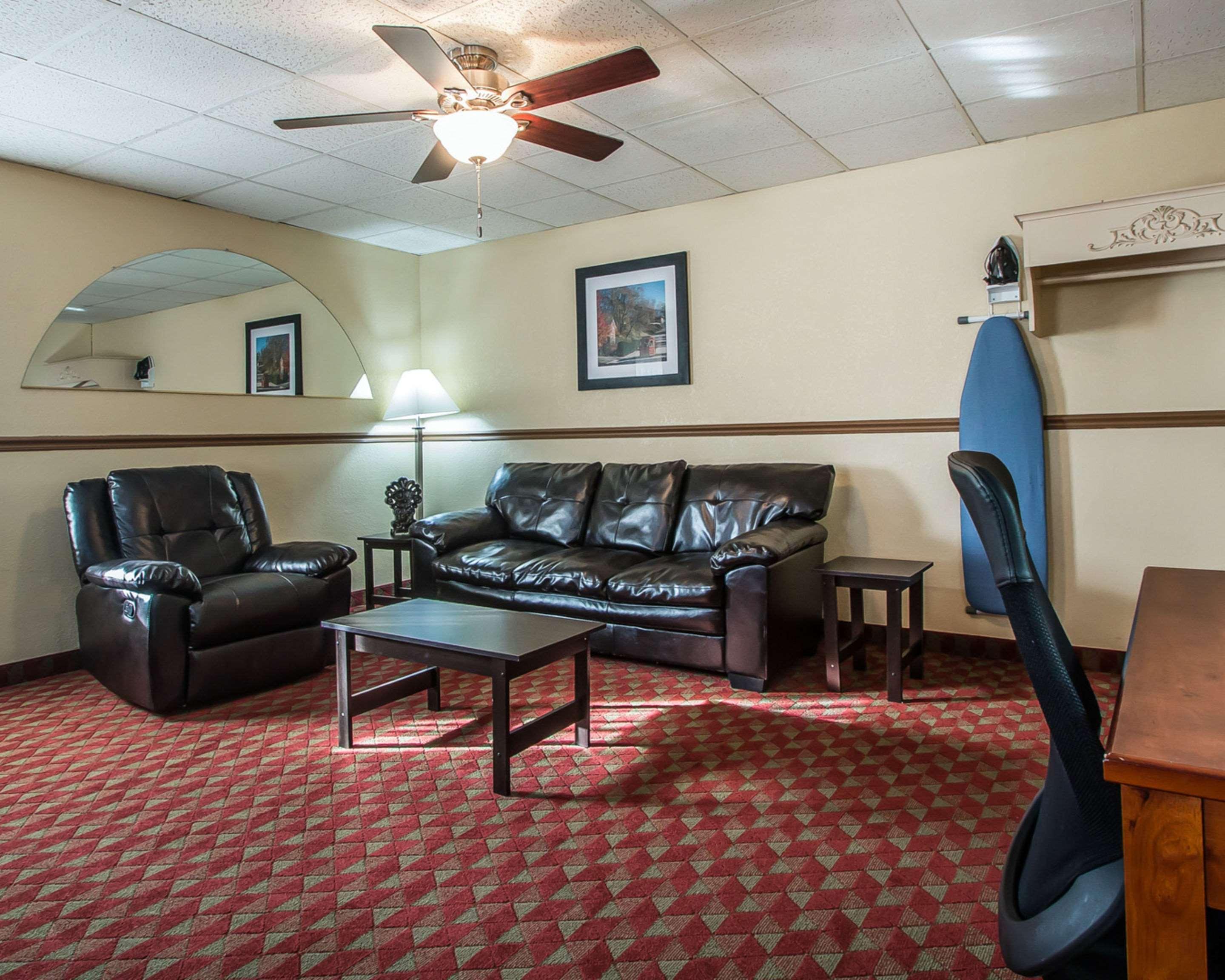 Quality Inn East Dubuque Extérieur photo