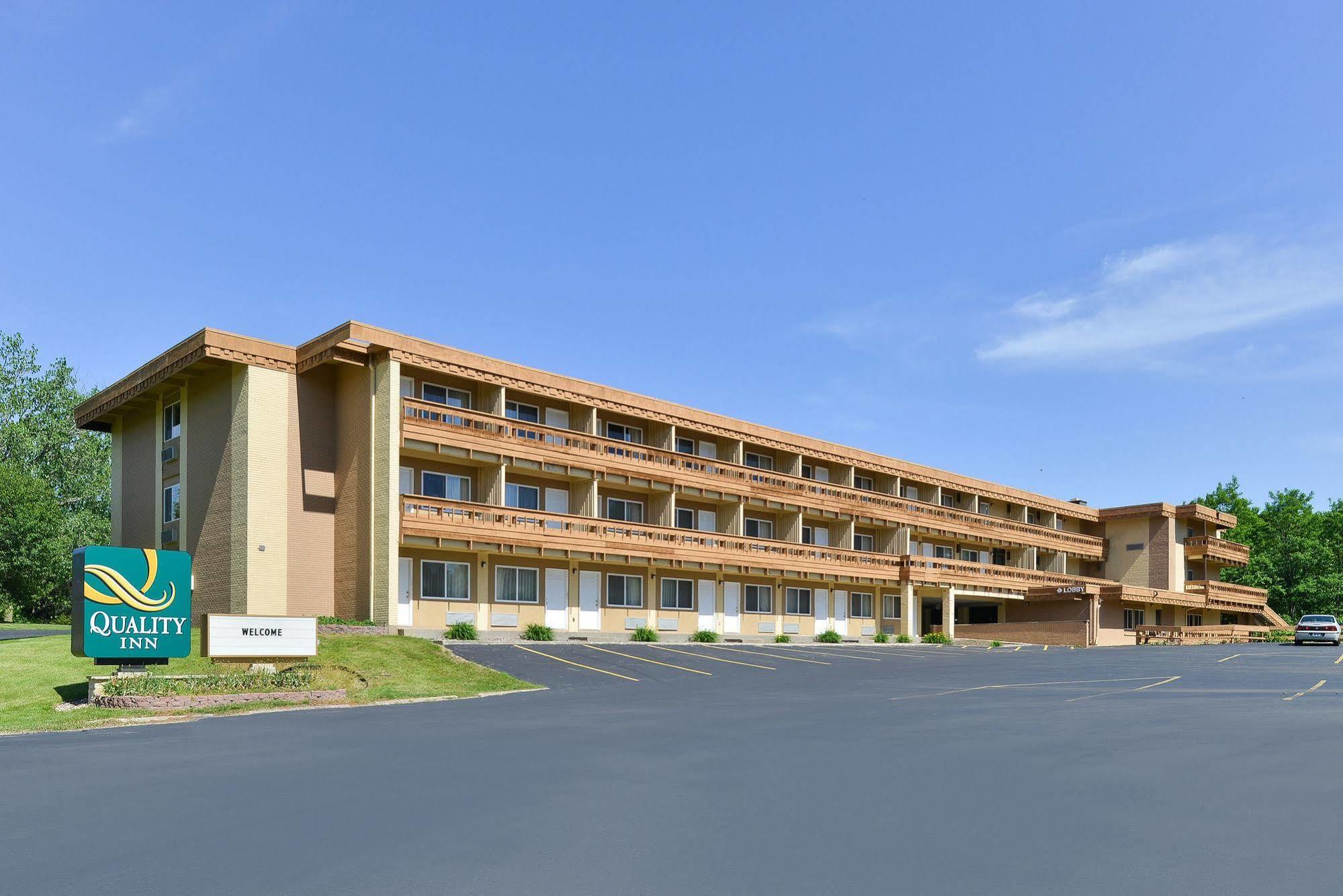 Quality Inn East Dubuque Extérieur photo